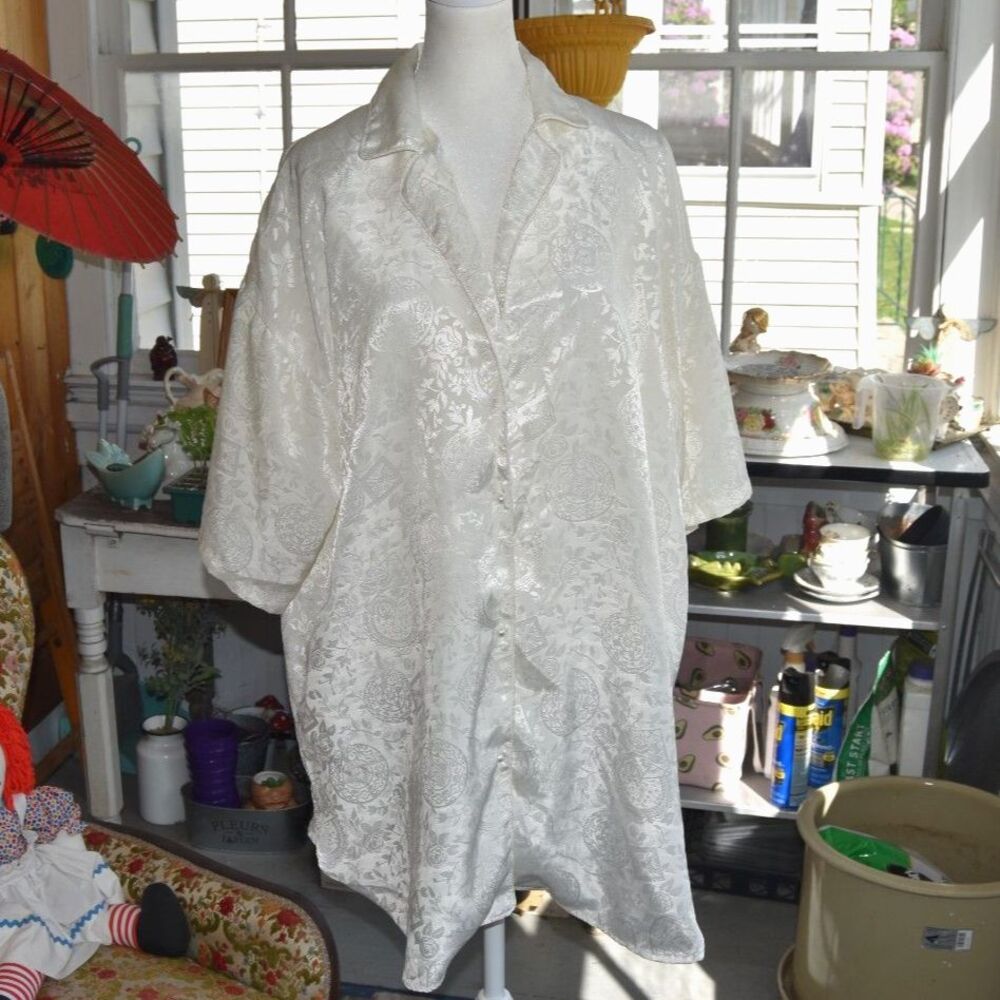 Victoria's Secret Ivory Satin Jacquard Button-Front Pajama Top